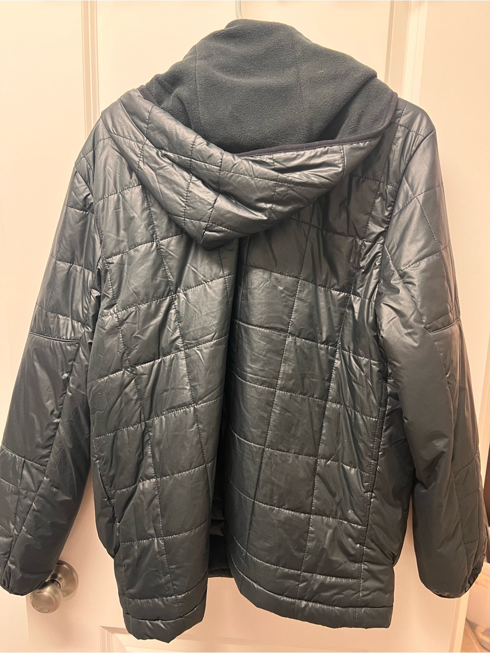 Nike Women's Dark Gray Quilted Hooded Puffer Jacket - Picture 2 of 2